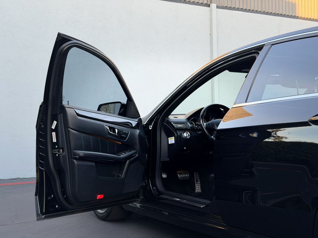 2010 Mercedes-Benz E-Class Image 11