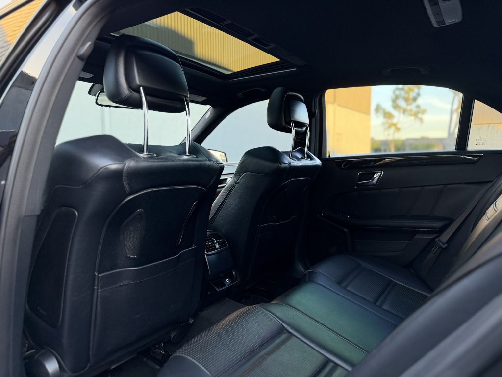 2010 Mercedes-Benz E-Class Image 16