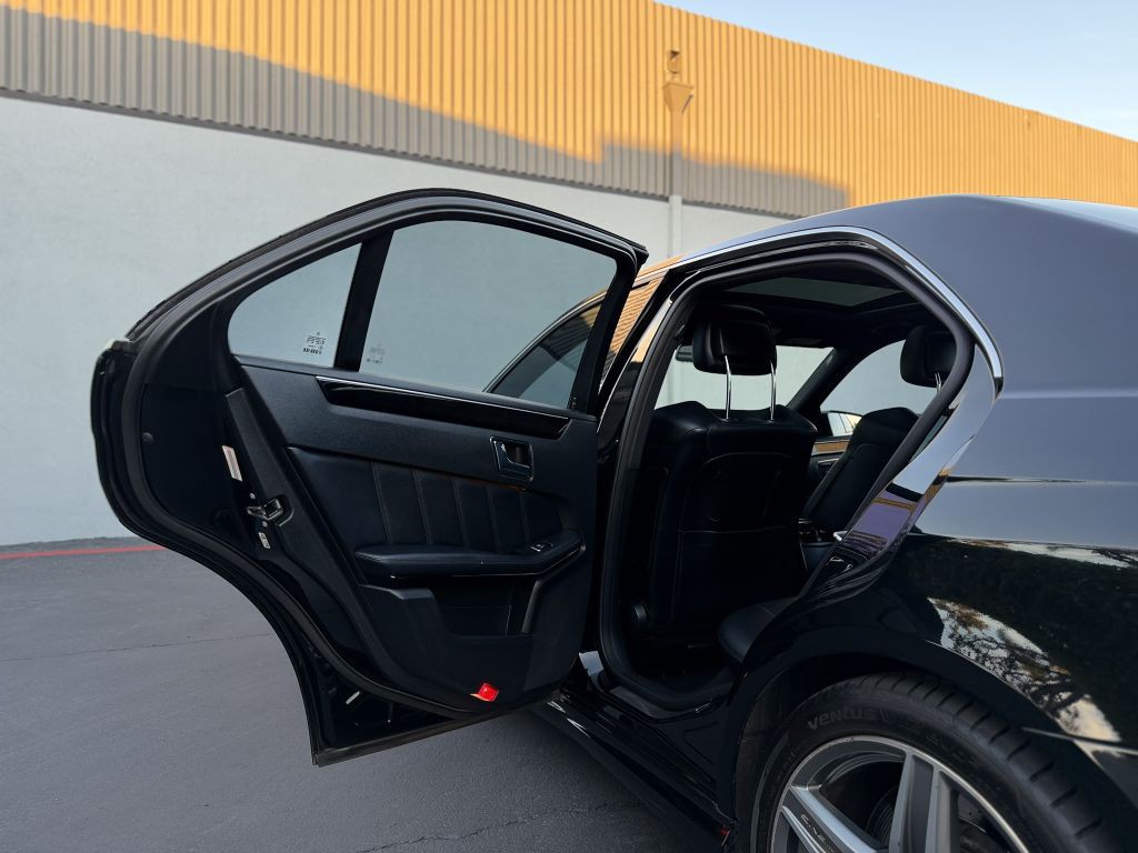 2010 Mercedes-Benz E-Class Image 17