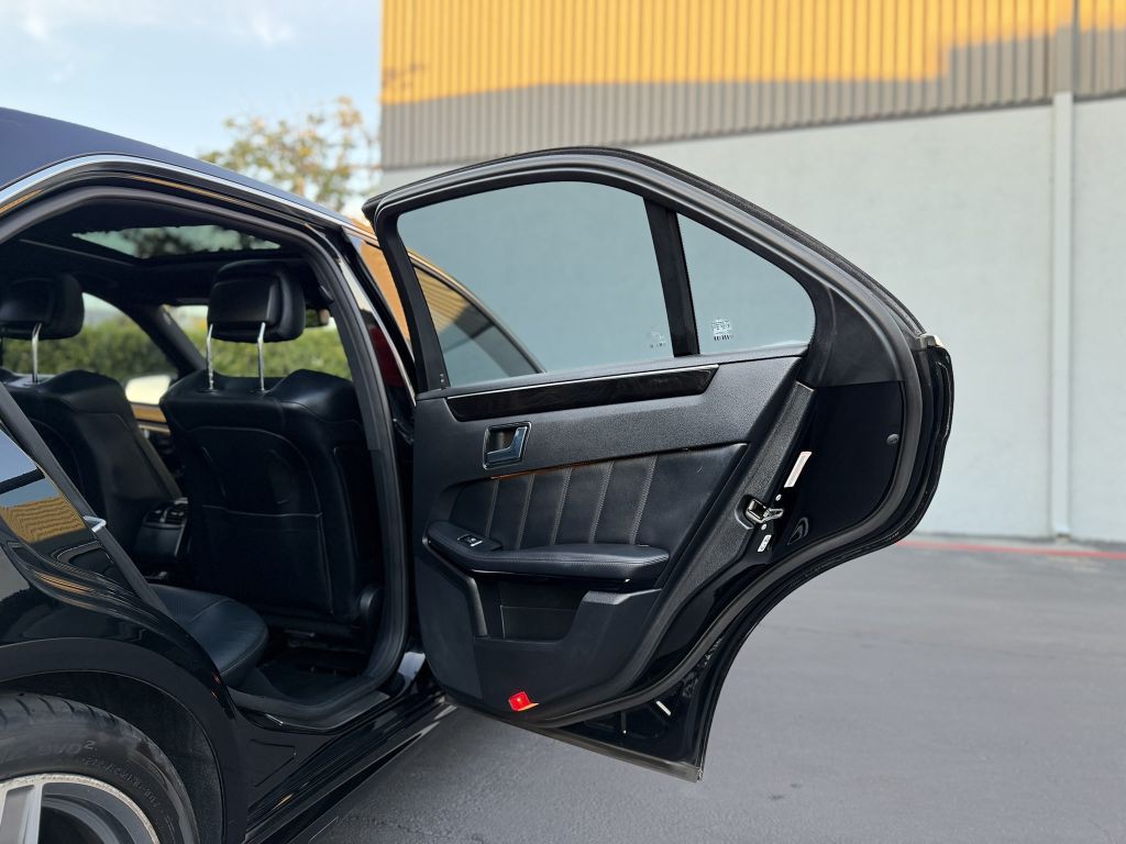 2010 Mercedes-Benz E-Class Image 21