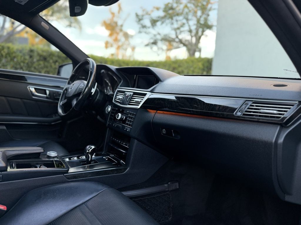2010 Mercedes-Benz E-Class Image 25