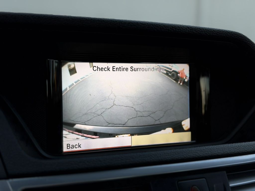 2010 Mercedes-Benz E-Class Image 31