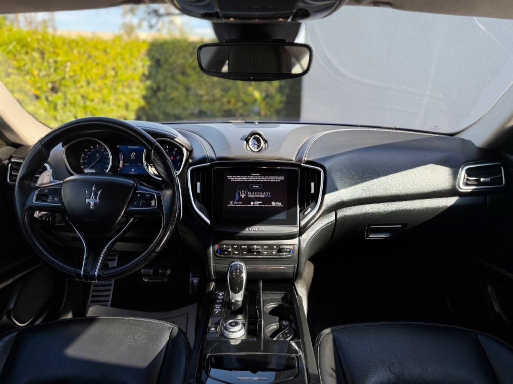 2017 Maserati Ghibli Image 20