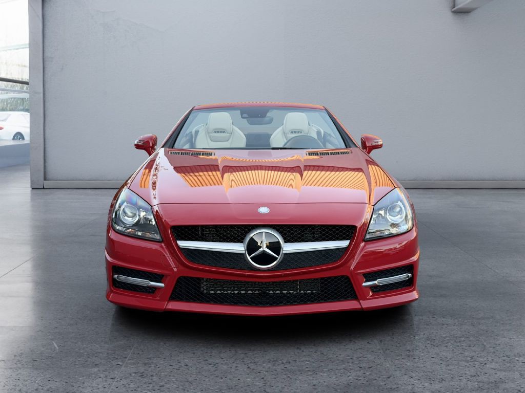 2015 Mercedes-Benz SLK-Class Image 2