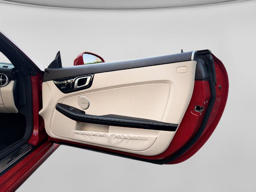 2015 Mercedes-Benz SLK-Class Image 5