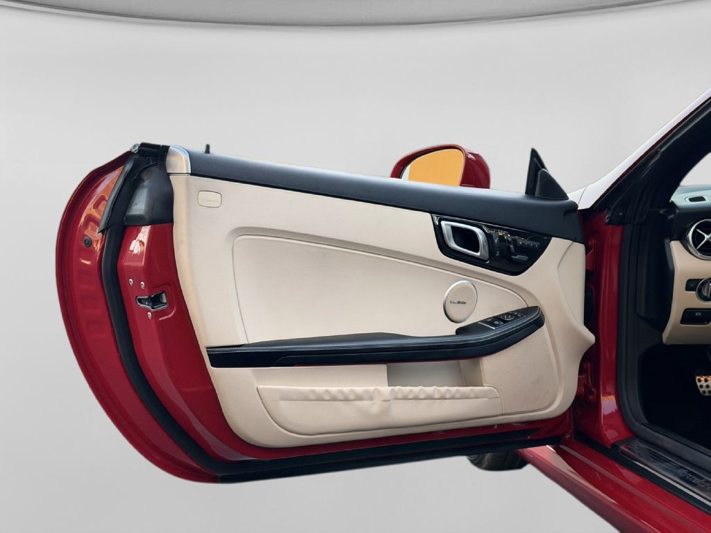 2015 Mercedes-Benz SLK-Class Image 25