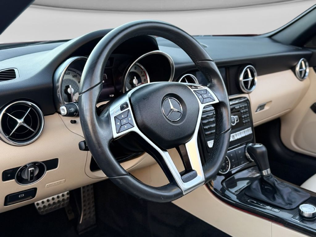 2015 Mercedes-Benz SLK-Class Image 27