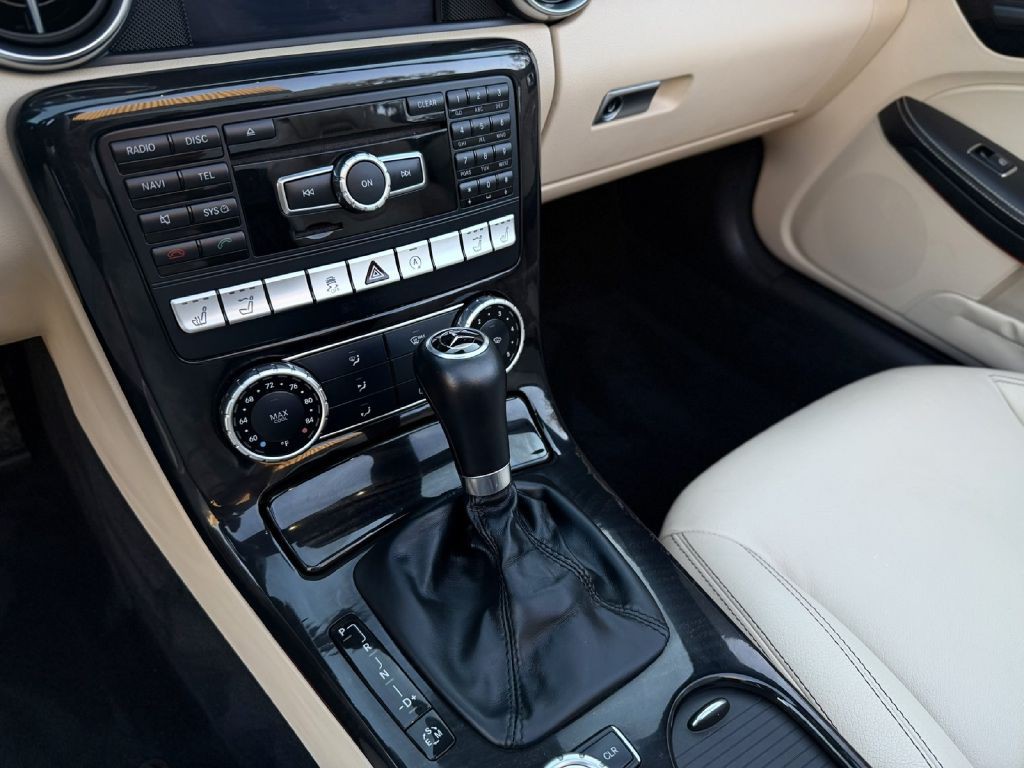 2015 Mercedes-Benz SLK-Class Image 30