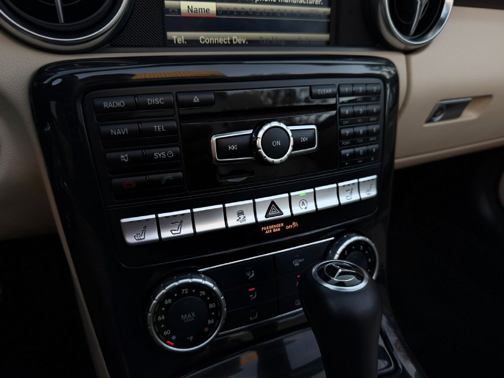 2015 Mercedes-Benz SLK-Class Image 38