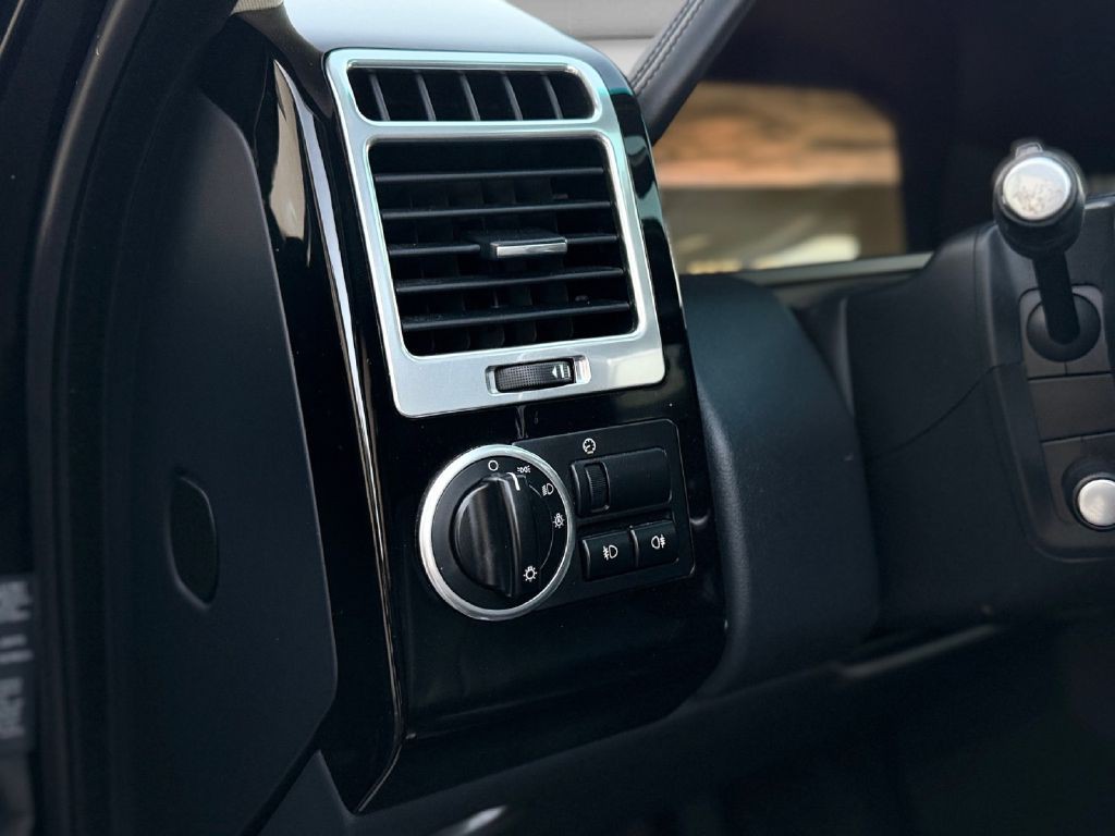 2012 Land Rover Range Rover Image 12