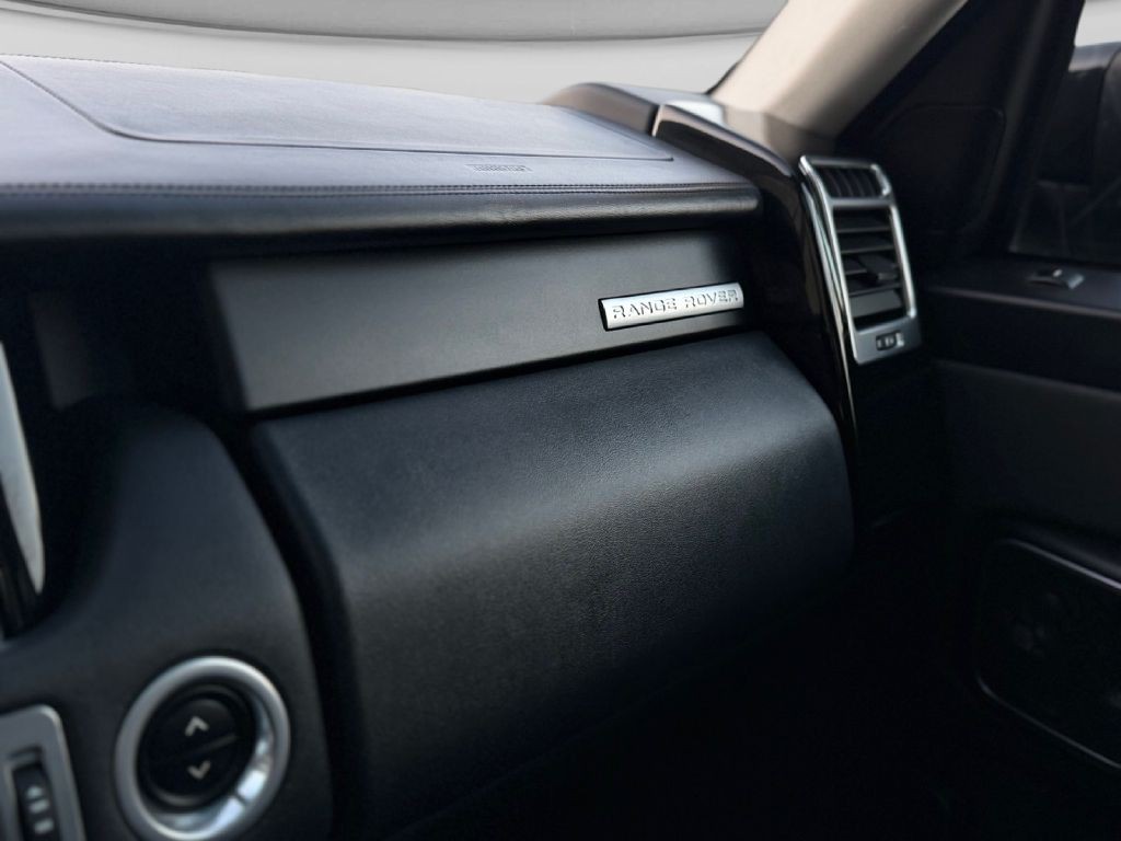 2012 Land Rover Range Rover Image 16