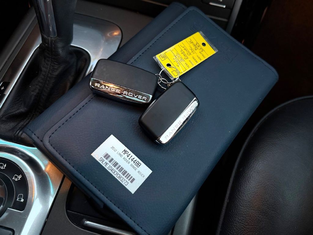 2012 Land Rover Range Rover Image 25