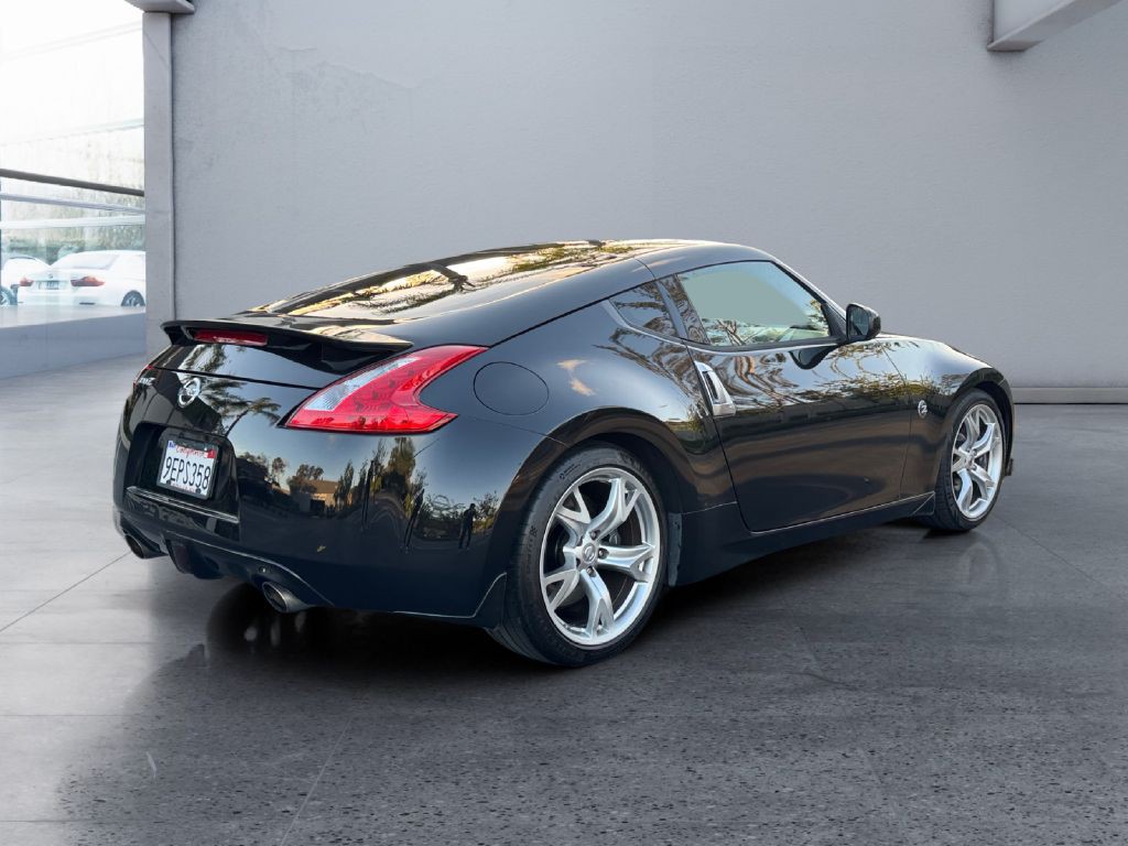 2010 Nissan 370Z Image 3