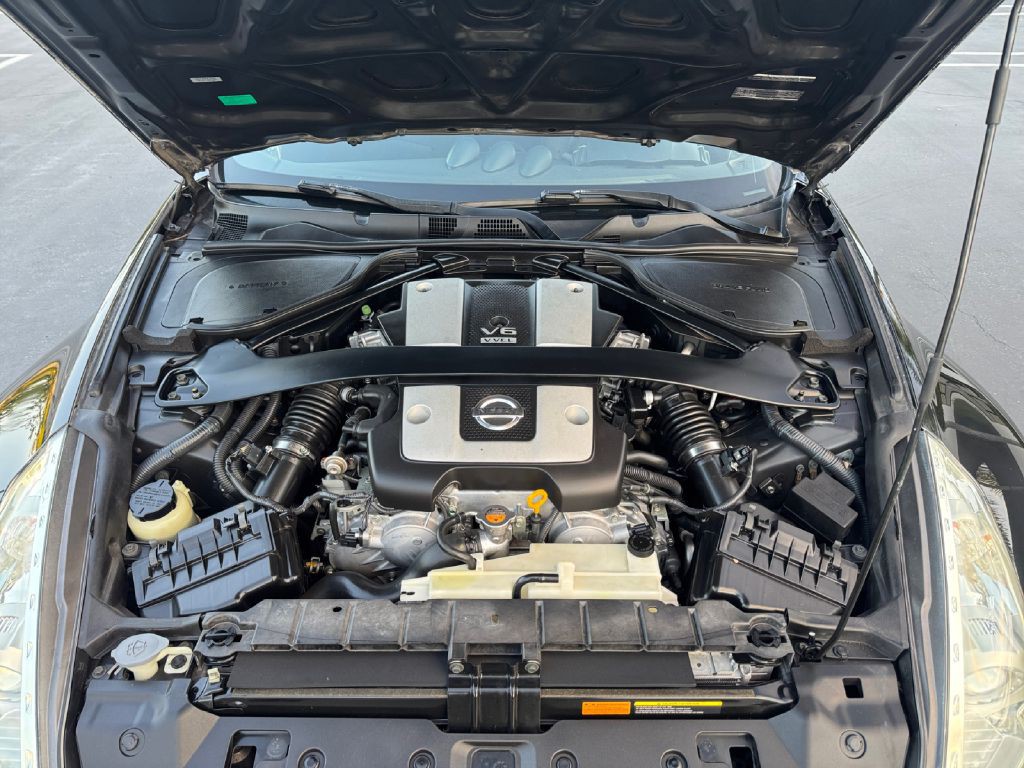 2010 Nissan 370Z Image 12