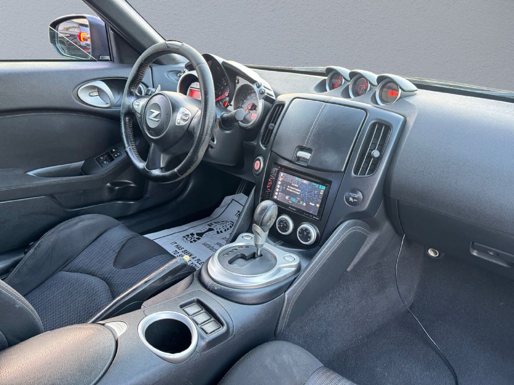 2010 Nissan 370Z Image 16