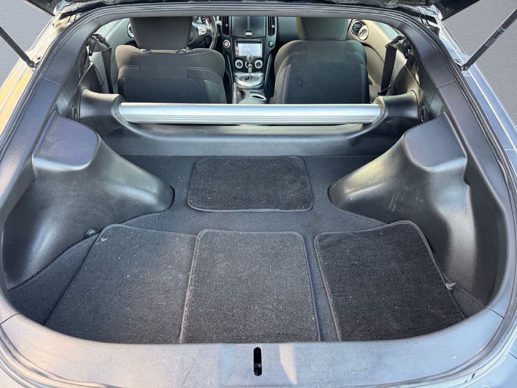 2010 Nissan 370Z Image 22