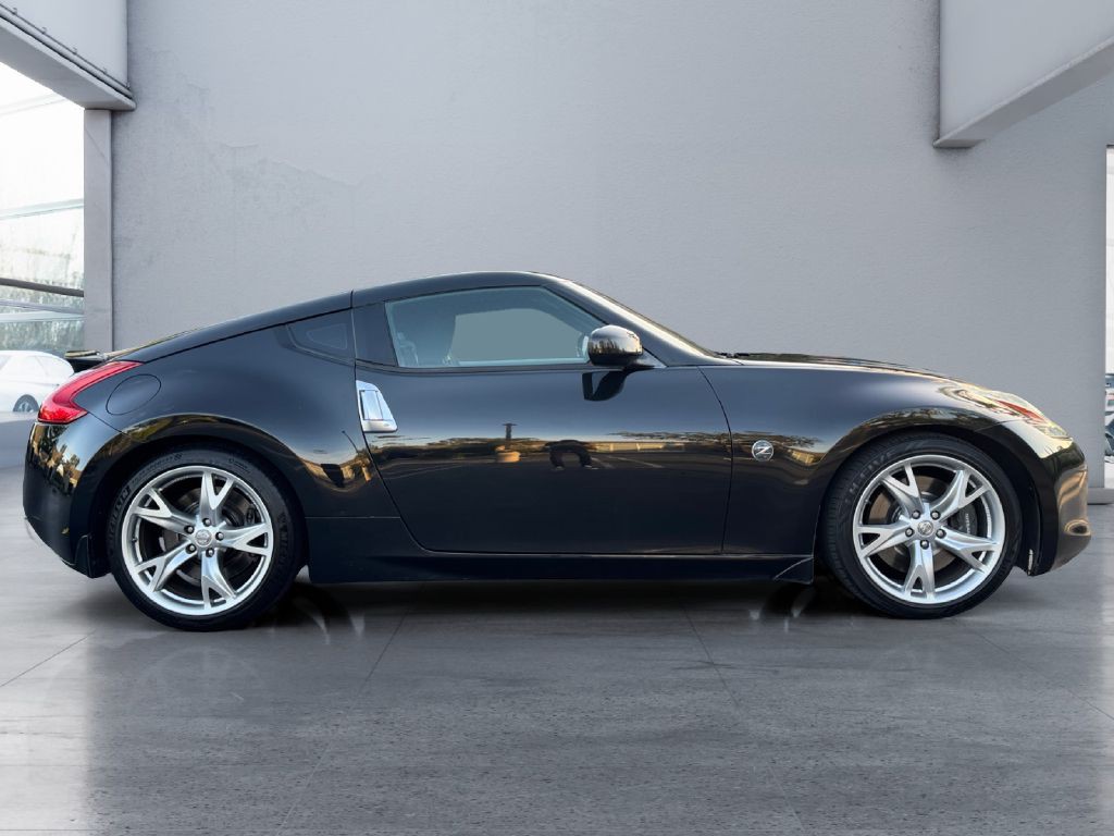 2010 Nissan 370Z Image 6