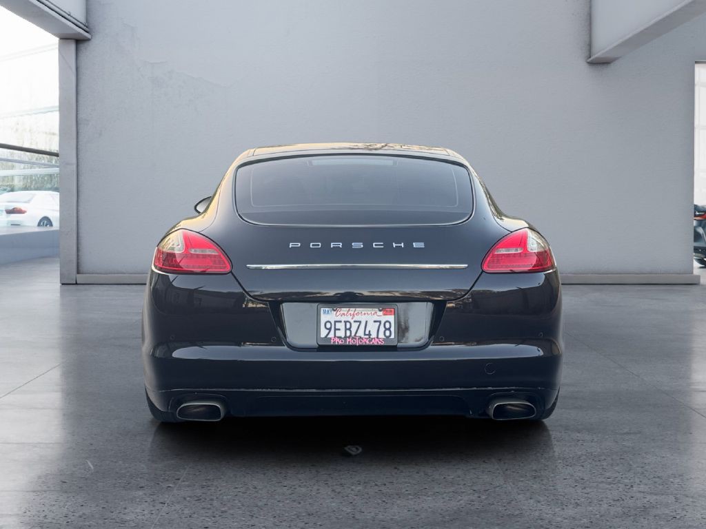 2012 Porsche Panamera Image 4