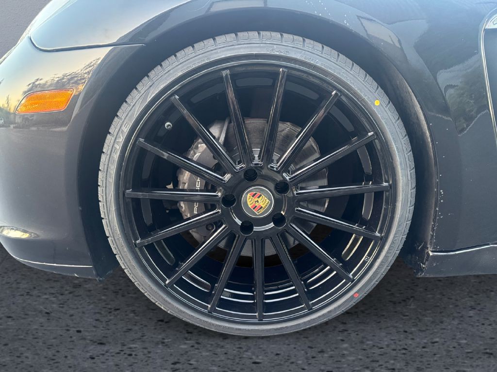 2012 Porsche Panamera Image 9