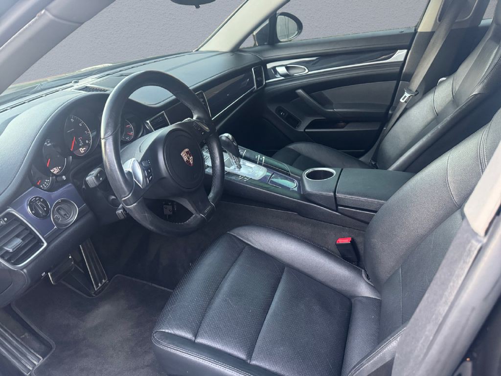 2012 Porsche Panamera Image 10