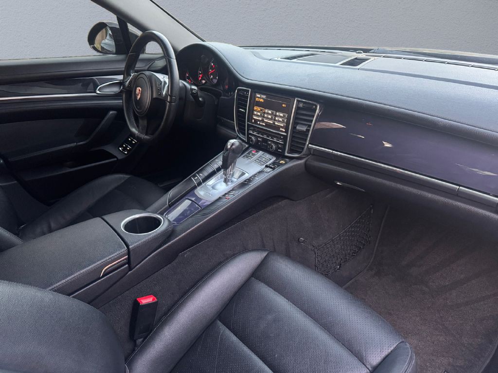 2012 Porsche Panamera Image 14