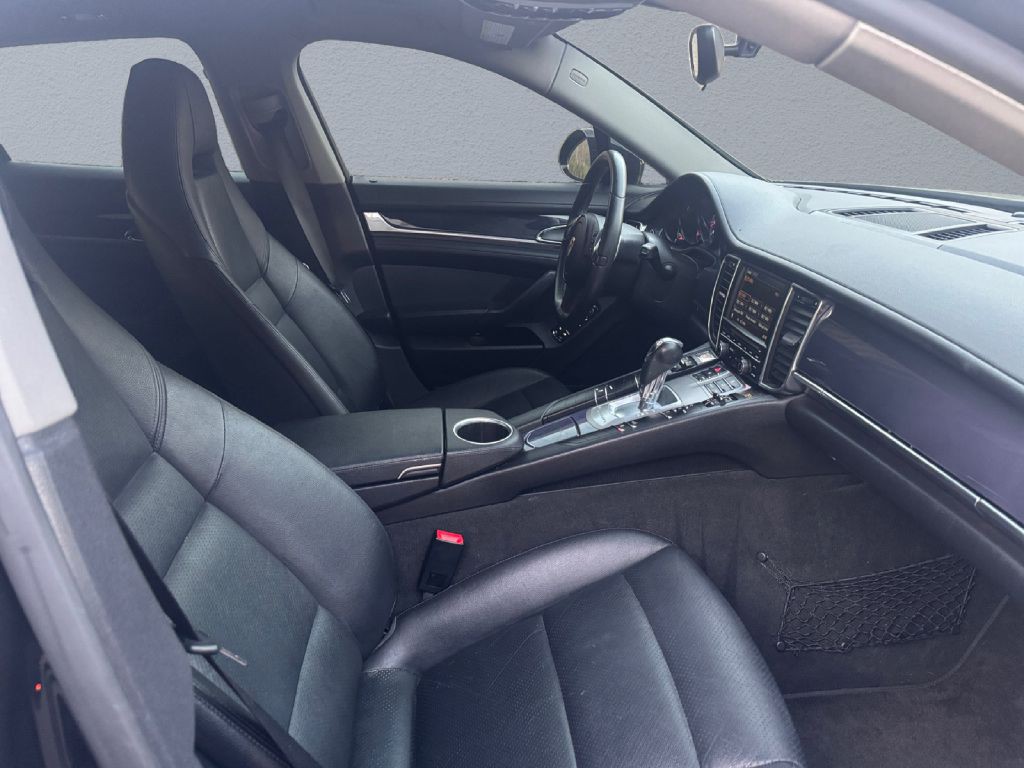 2012 Porsche Panamera Image 15