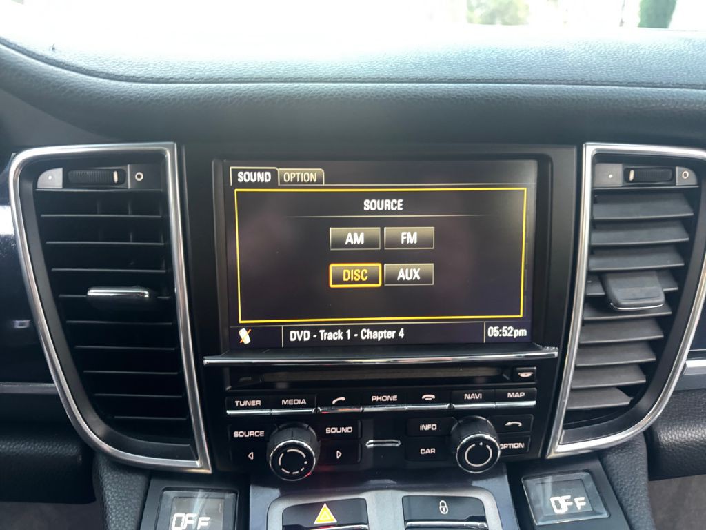 2012 Porsche Panamera Image 23