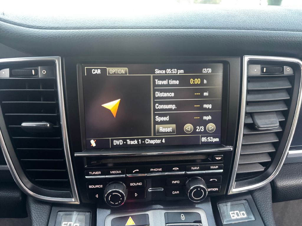 2012 Porsche Panamera Image 24