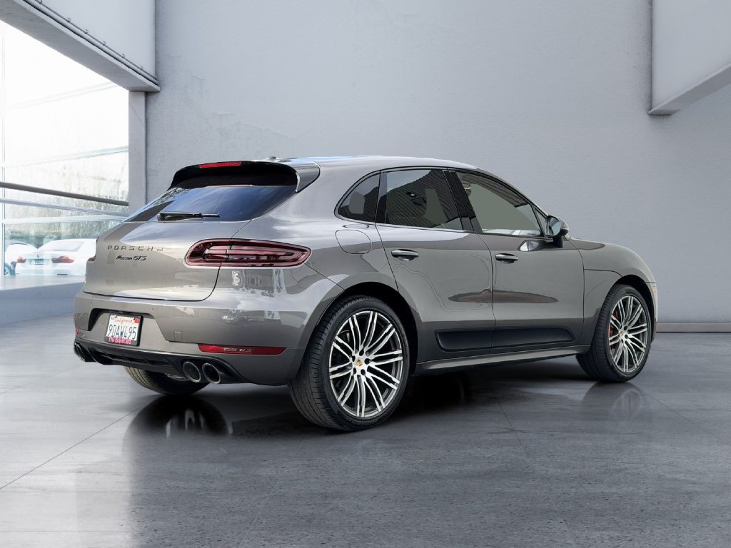 2017 Porsche Macan Image 12