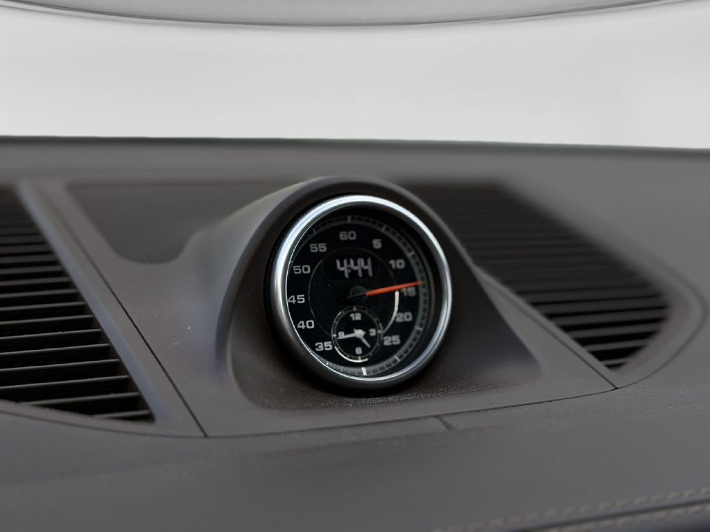 2017 Porsche Macan Image 31