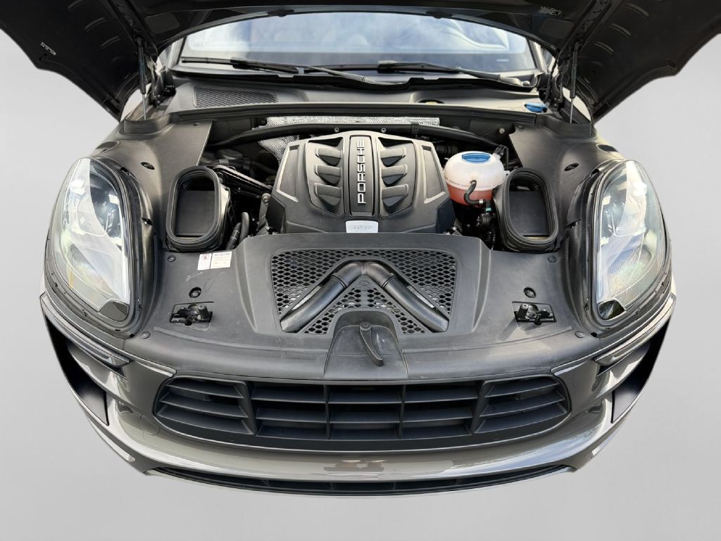 2017 Porsche Macan Image 34