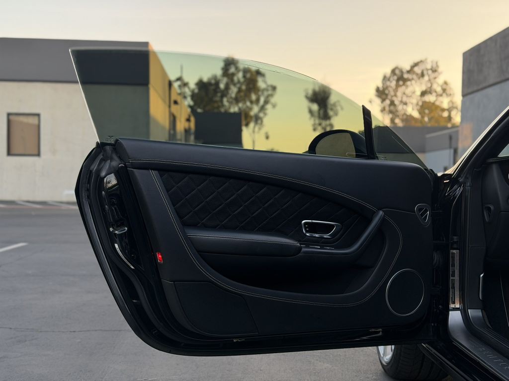 2017 Bentley Continental Image 13