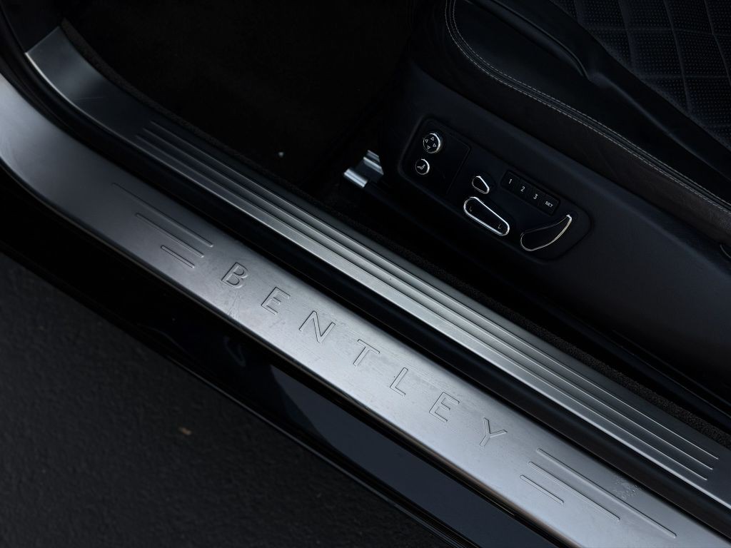 2017 Bentley Continental Image 14