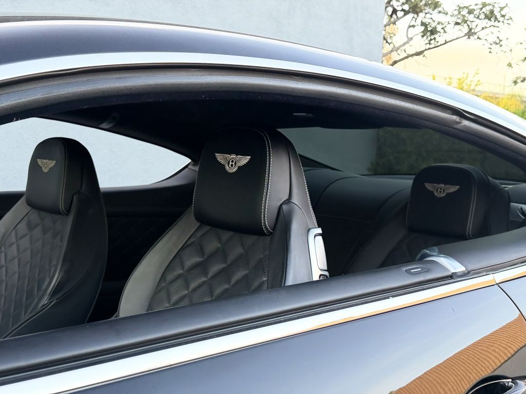 2017 Bentley Continental Image 22