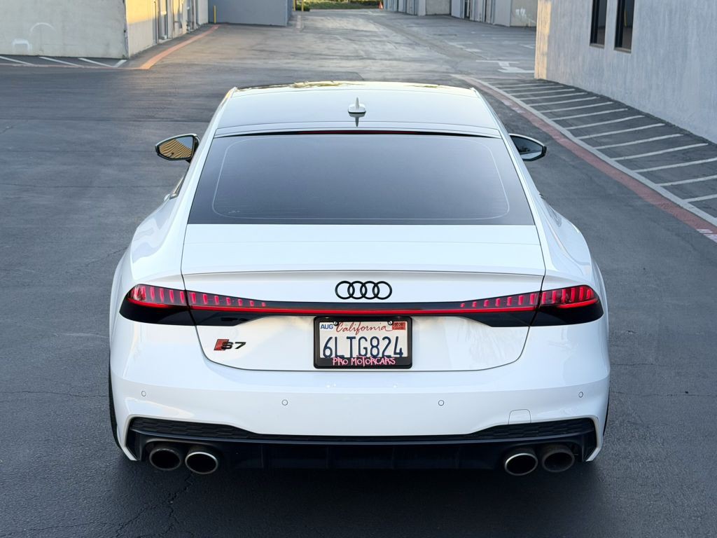 2021 Audi S7 Image 3