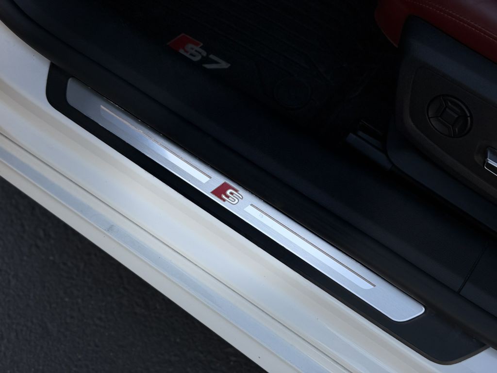 2021 Audi S7 Image 18