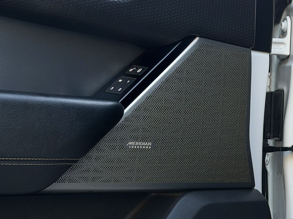 2018 Land Rover Range Rover Image 3