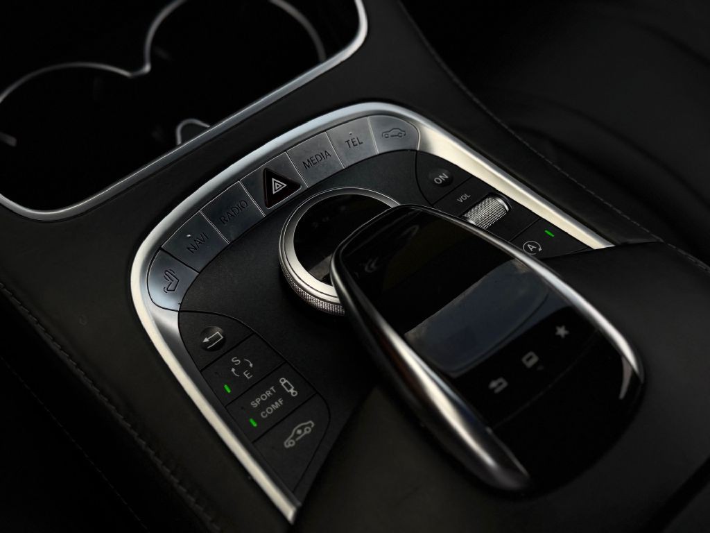 2016 Mercedes-Benz S-Class Image 25