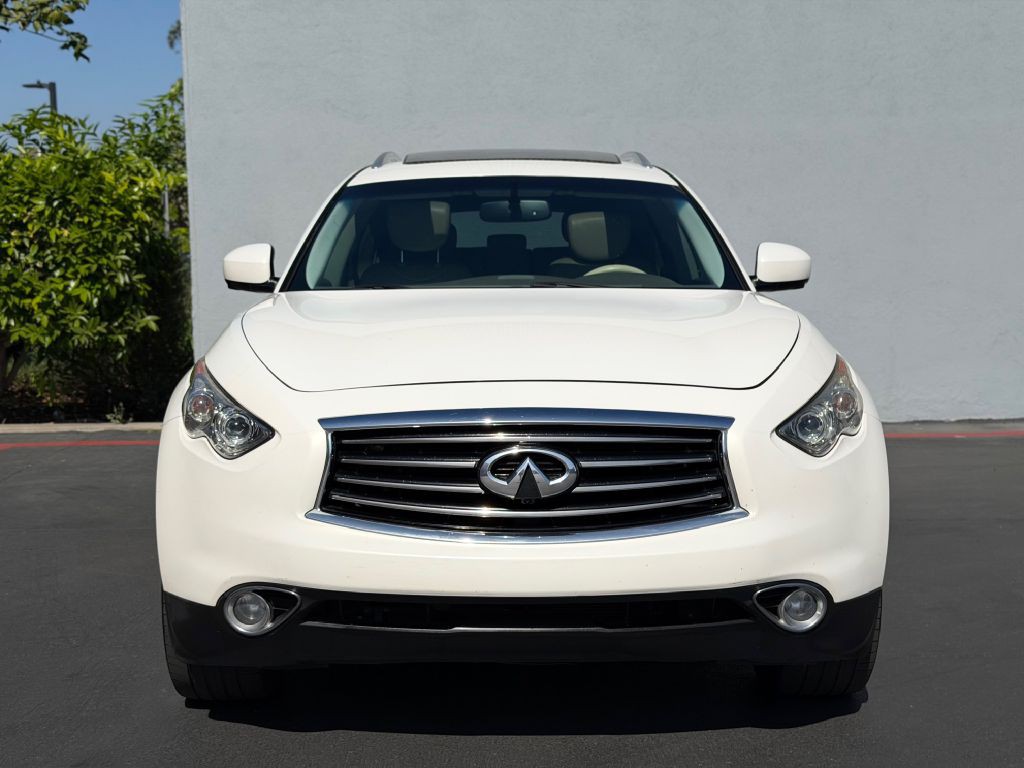 2014 INFINITI QX70 Image 4