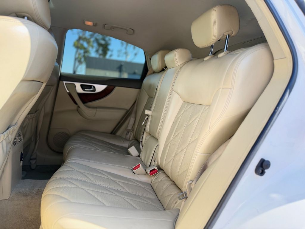 2014 INFINITI QX70 Image 14