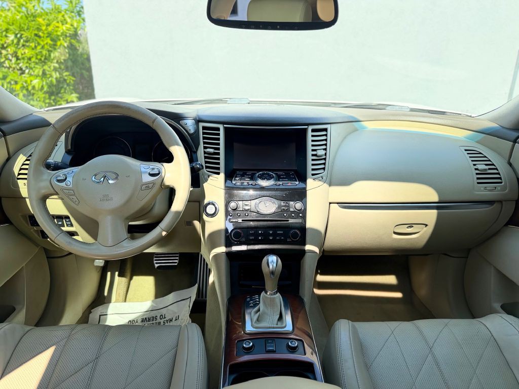 2014 INFINITI QX70 Image 15