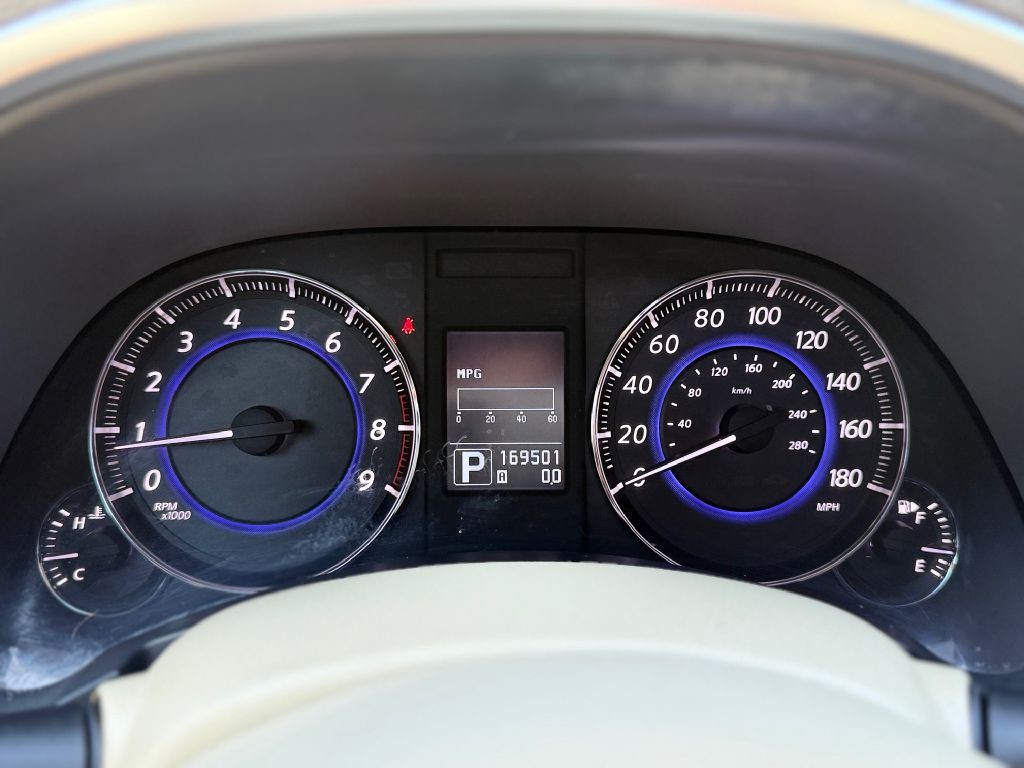 2014 INFINITI QX70 Image 18