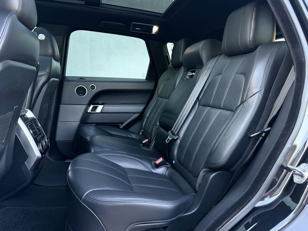 2015 Land Rover Range Rover Sport Image 17