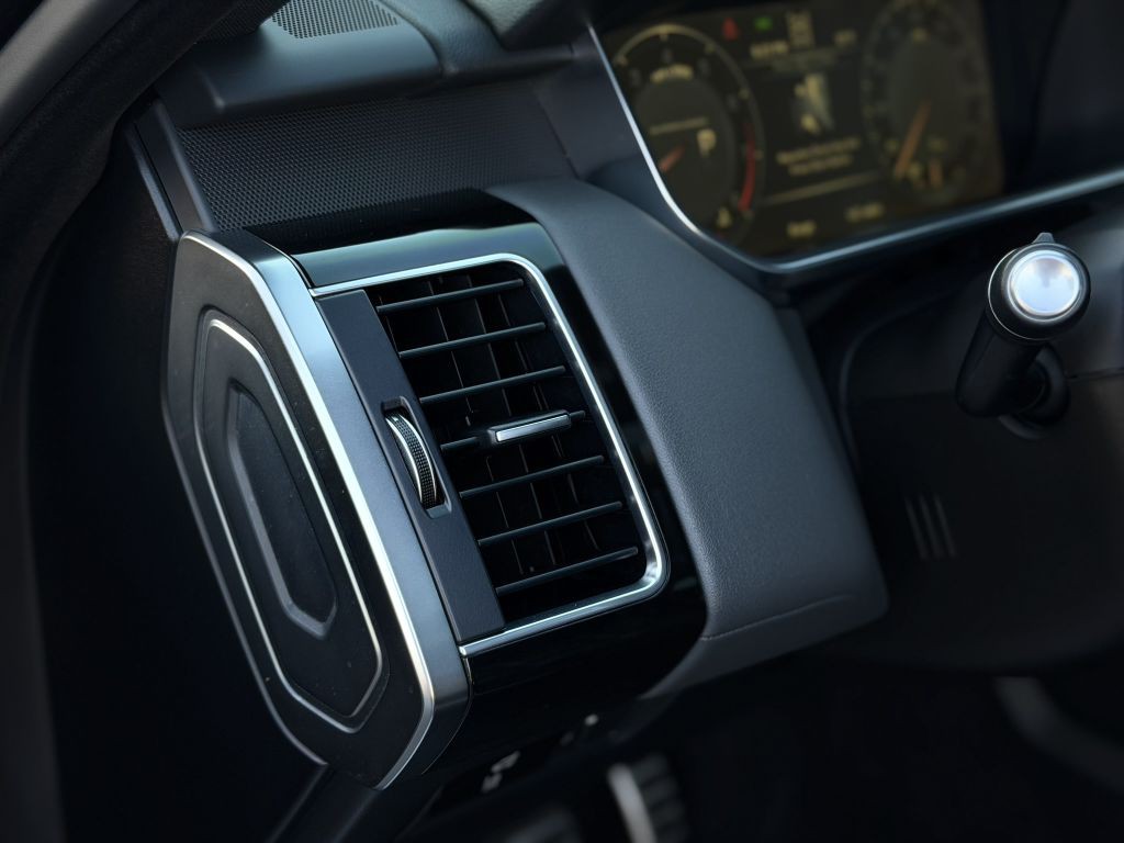 2015 Land Rover Range Rover Sport Image 18