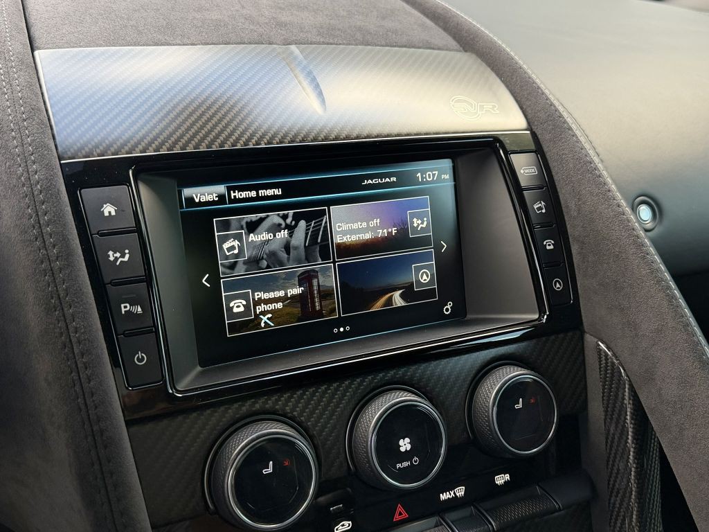 2017 Jaguar F-TYPE Image 32