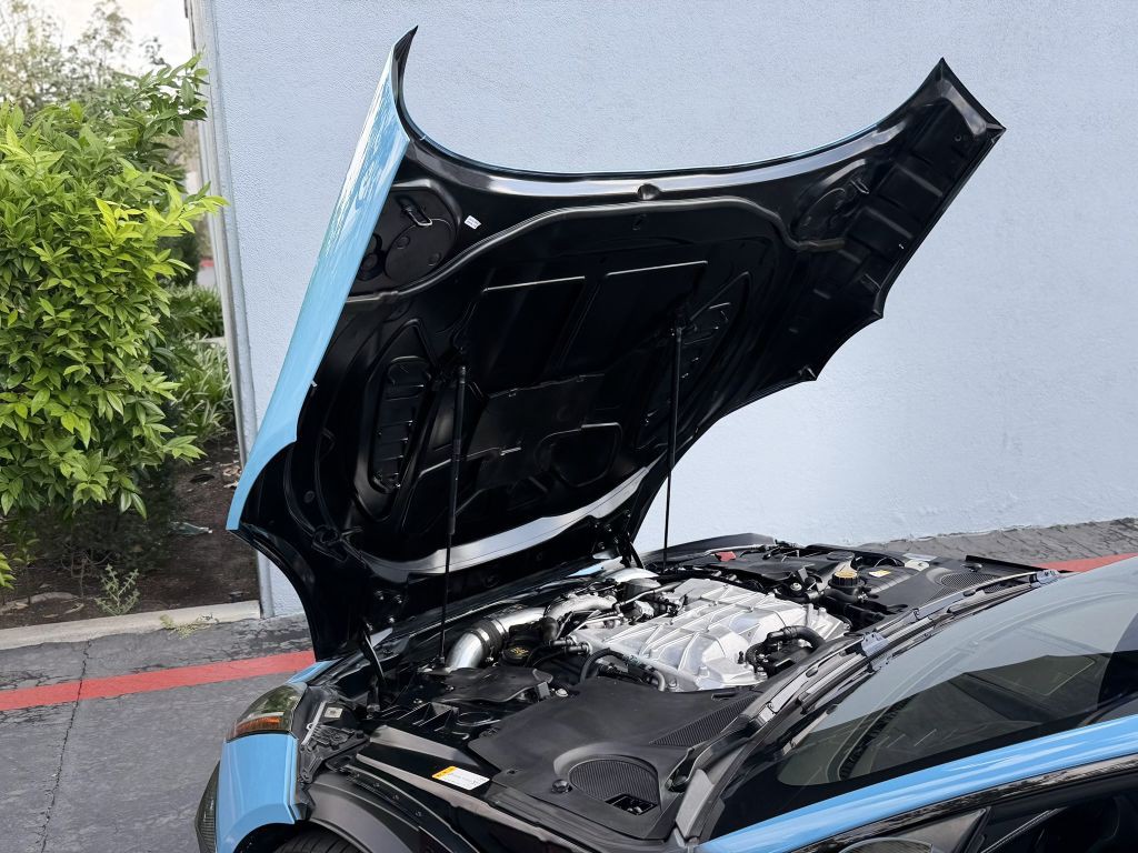 2017 Jaguar F-TYPE Image 37