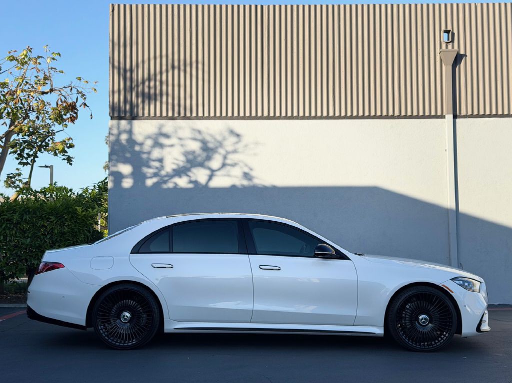 2023 Mercedes-Benz S-Class Image 3