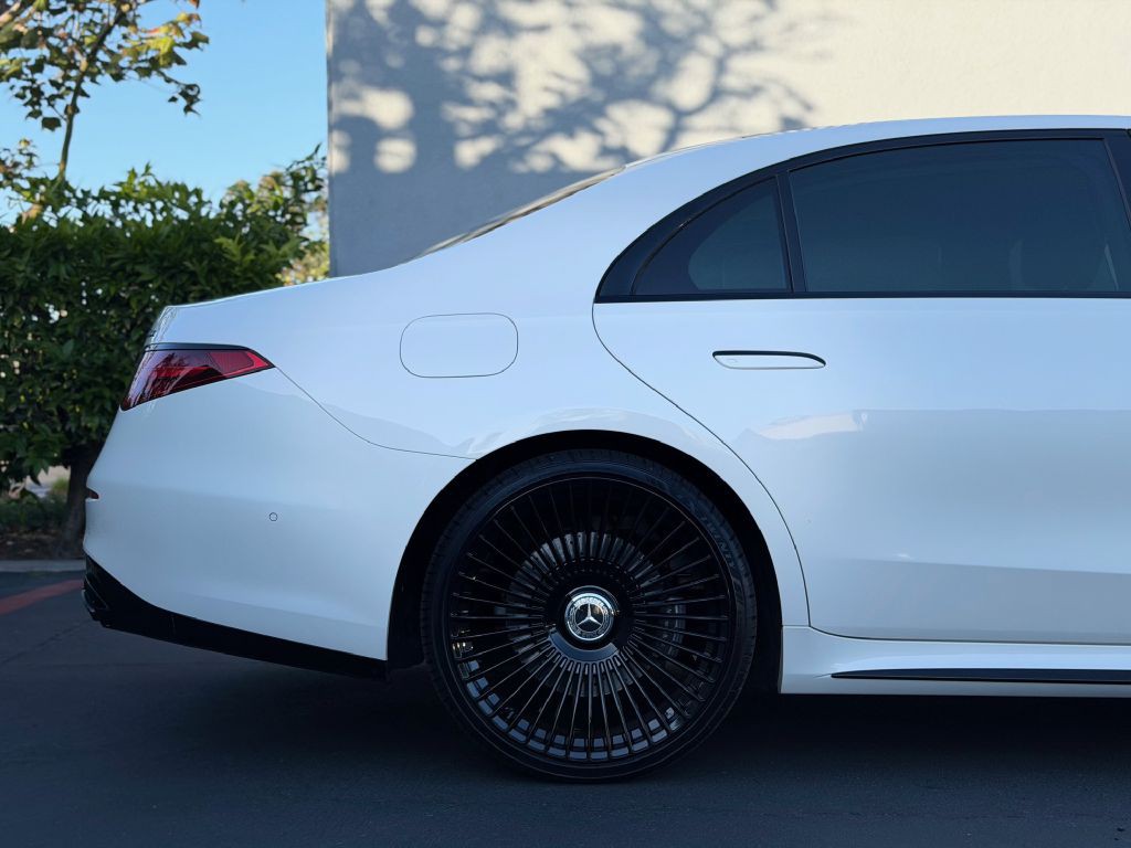 2023 Mercedes-Benz S-Class Image 4