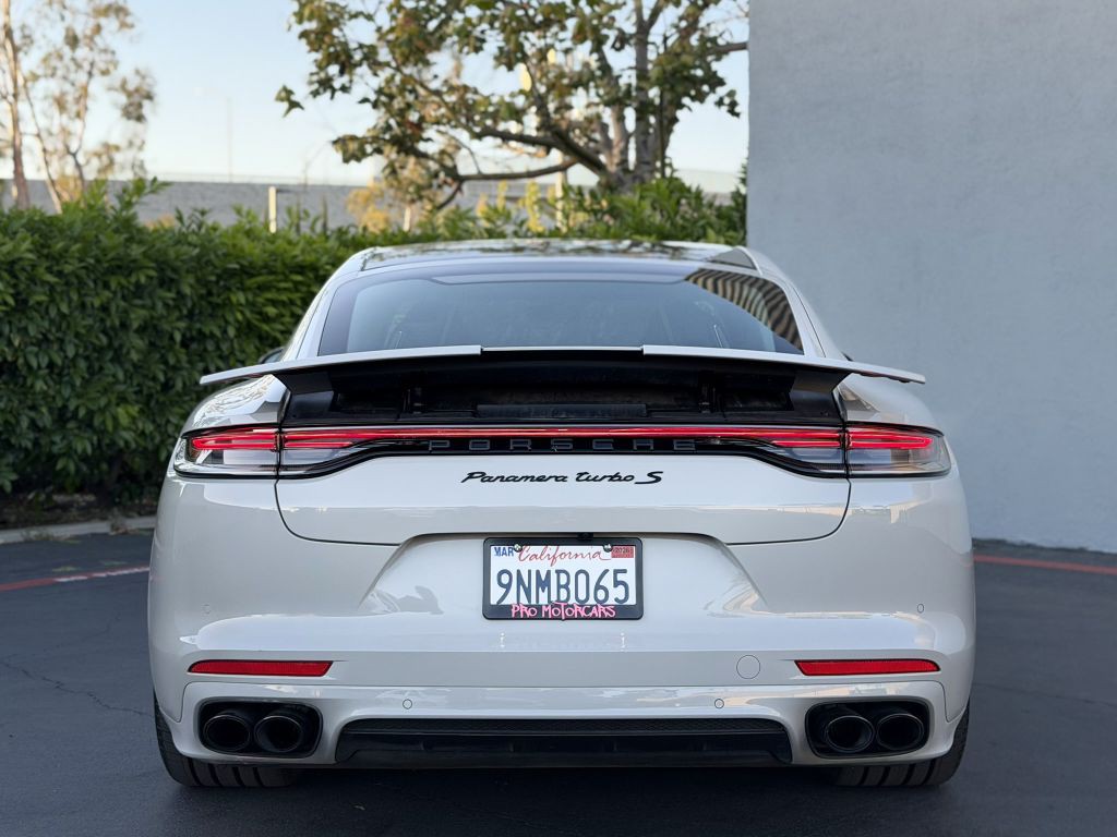 2022 Porsche Panamera Image 5