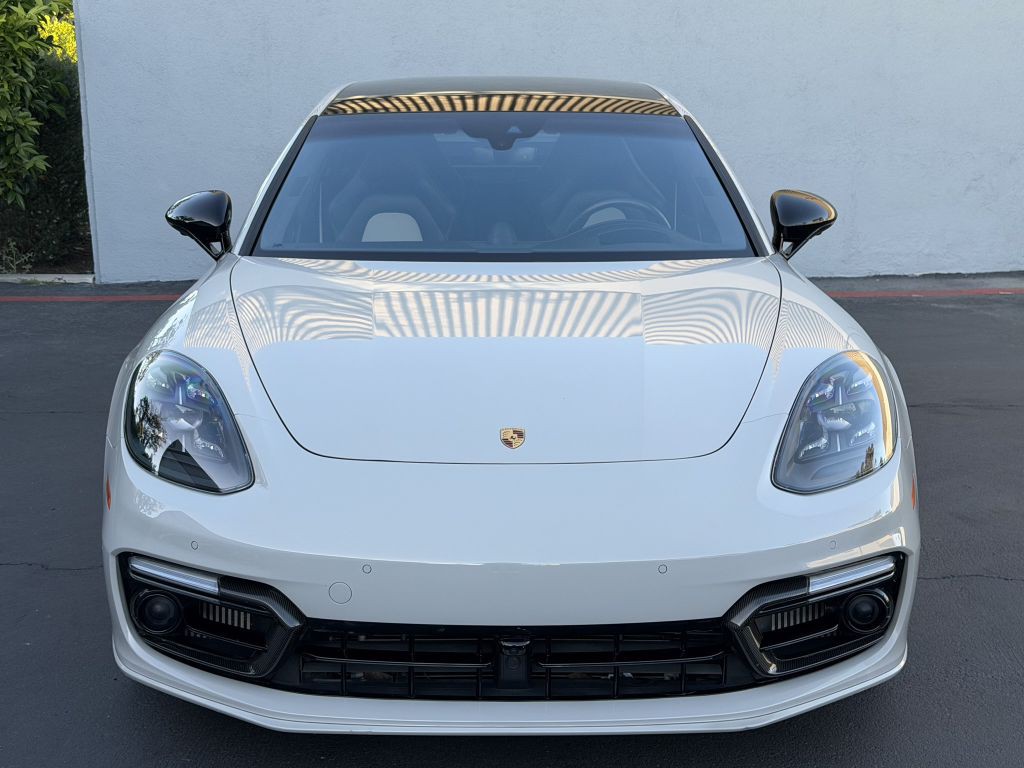 2022 Porsche Panamera Image 13